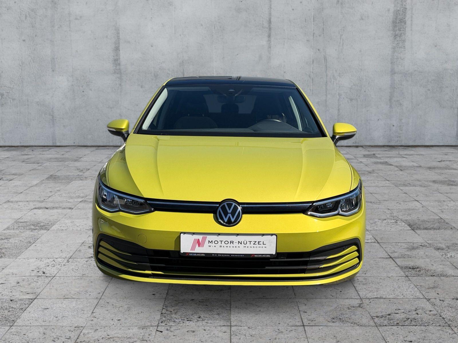 Volkswagen Golf VIII 1.5TSI LIFE LED+NAV+ACC+SHZ+2xPDC+PANO