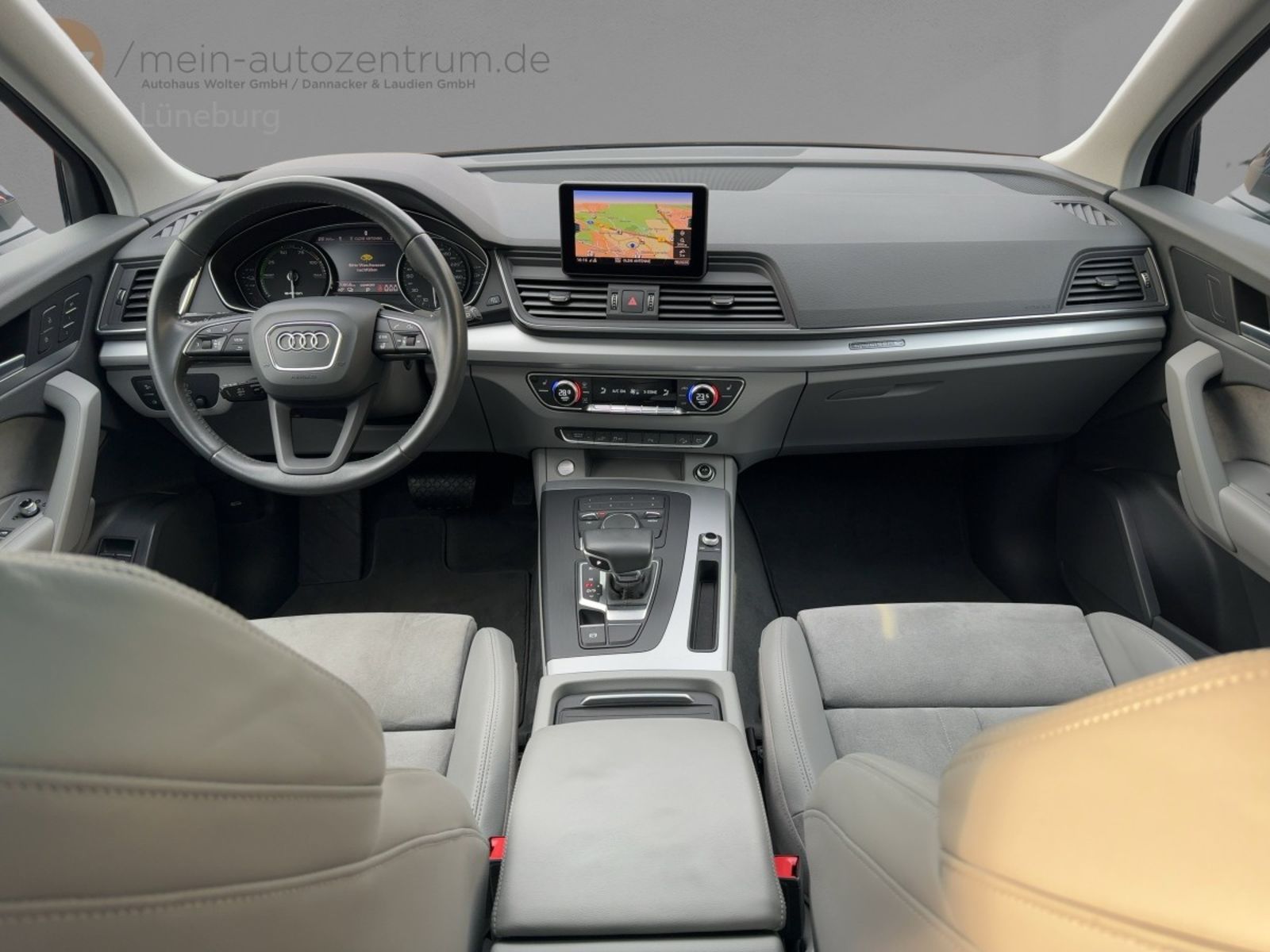 Fahrzeugabbildung Audi Q5 55 2.0 TFSI e quattro Alu LEDScheinw. Pano. N