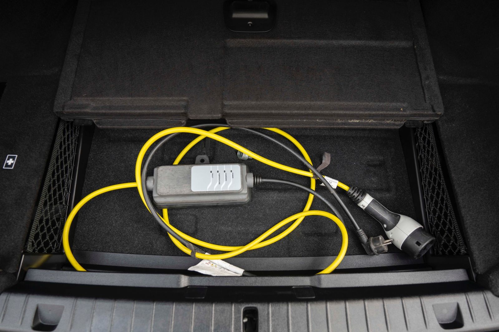 Fahrzeugabbildung BMW 745 e M Sportpaket Laserlicht Head Up Harman