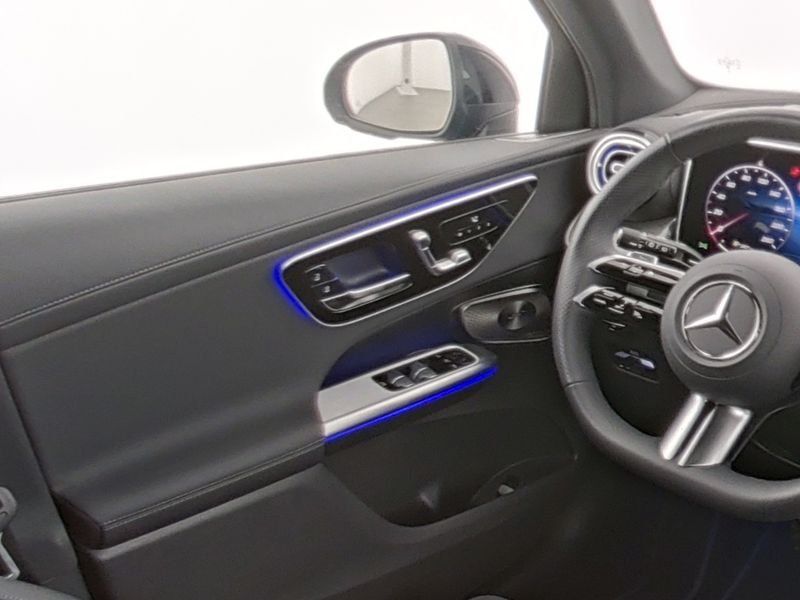 Fahrzeugabbildung Mercedes-Benz GLC 300 AMG*HEAD-UP*BURMESTER*PANO*MEMORY*AHK