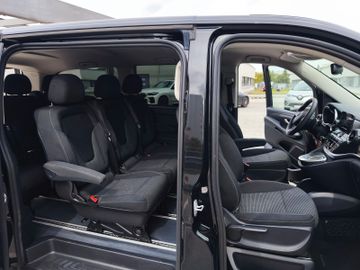 Mercedes V 220 - 9