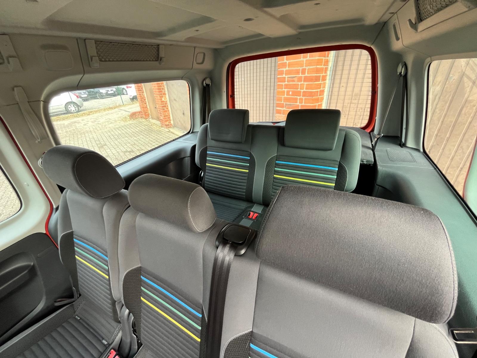 Volkswagen Caddy Maxi 7-Sitze Klima,DSG,SHZ,Zahnrie+TÜV NEU