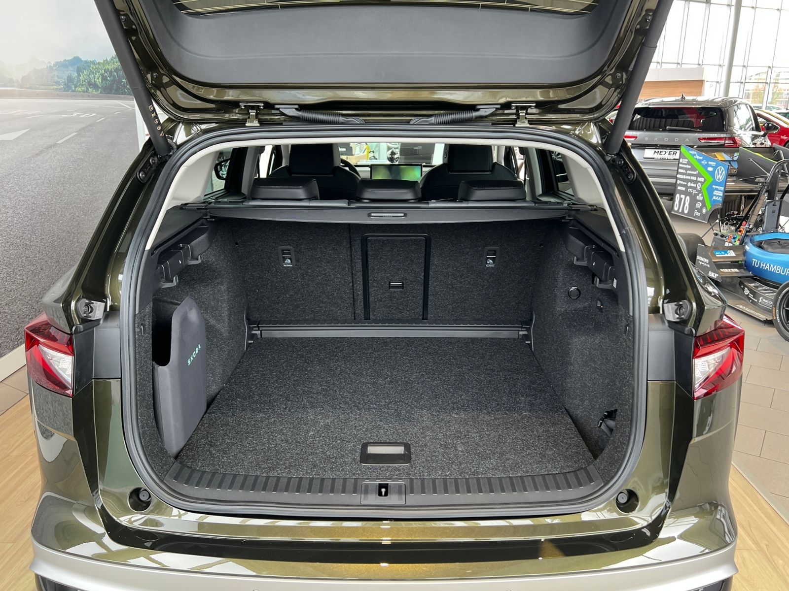 Fahrzeugabbildung SKODA Enyaq 60 *AHK, Matrix-LED, Smart Link, LM"-20*
