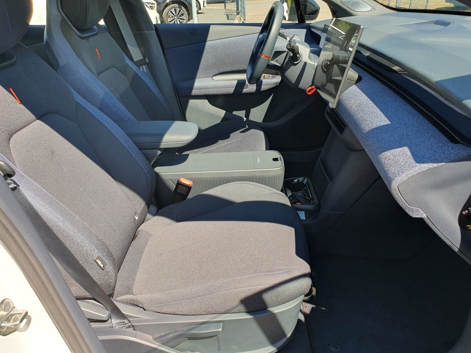 Lynk & Co 02
