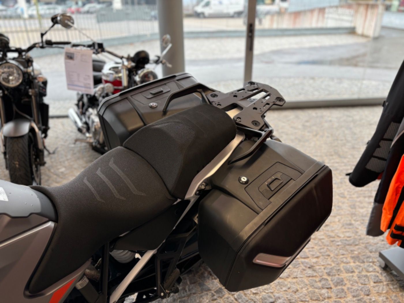 Fahrzeugabbildung KTM 1290 Super Adventure S Koffer, Akra, Service TÜV
