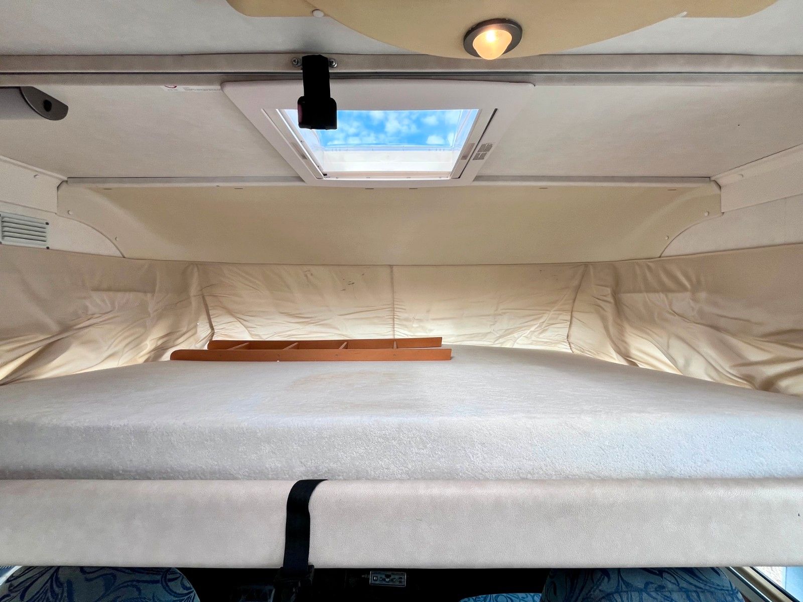 Fahrzeugabbildung HYMER / ERIBA / HYMERCAR B 644 - TV, Sat, Markise, Automatik-