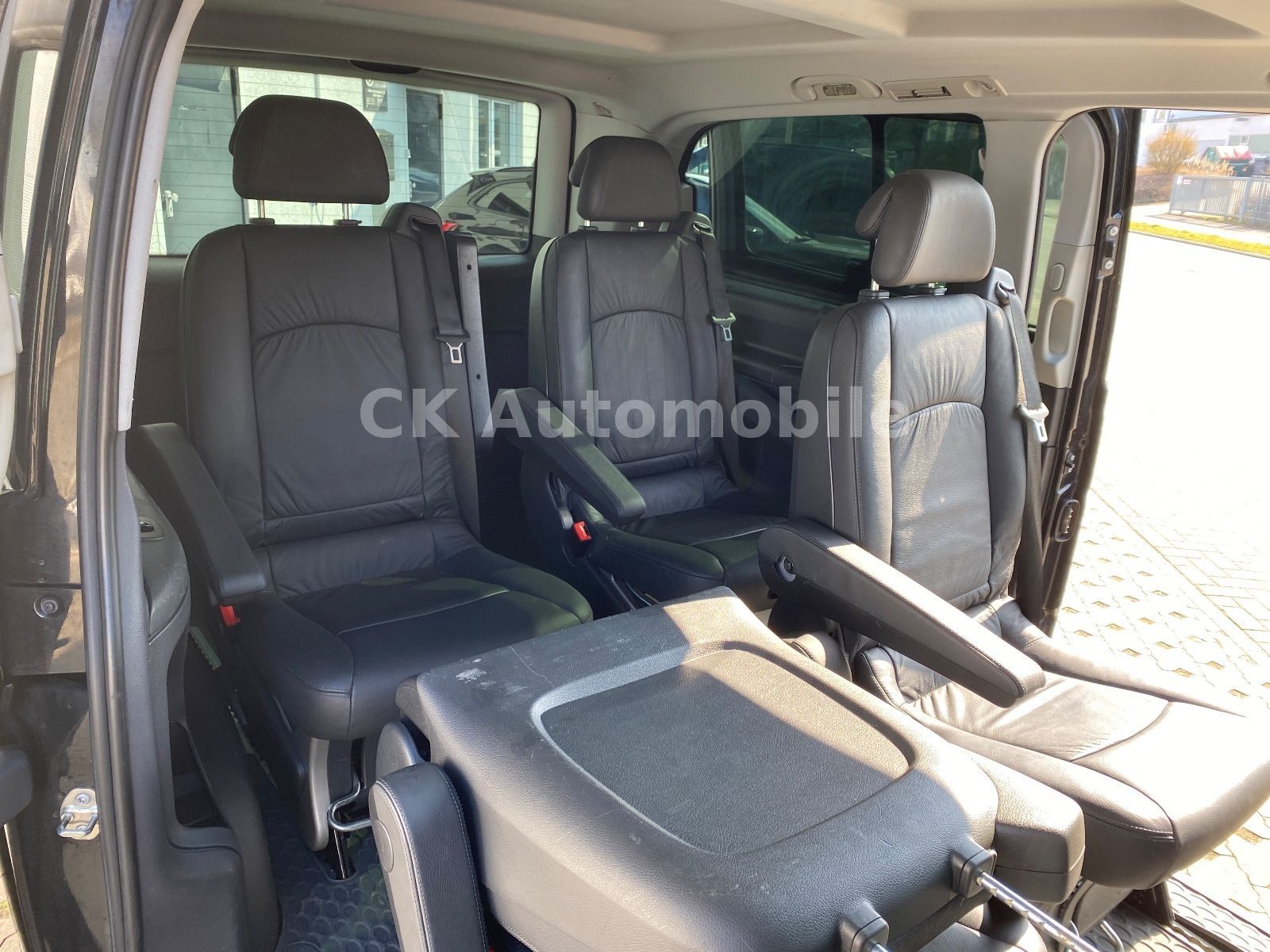 Fahrzeugabbildung Mercedes-Benz Viano 3.0 CDI lang Activity/6 Sitze/Leder/AHK