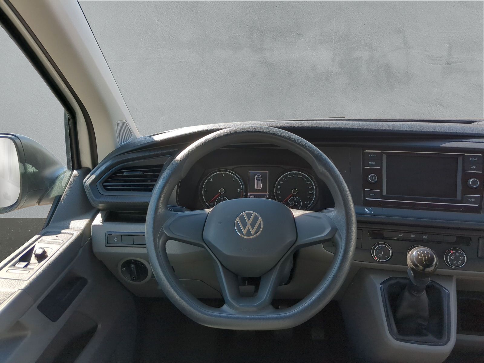 Fahrzeugabbildung Volkswagen T6.1 Kombi LR 2.0 TDI Klima PDC hinten