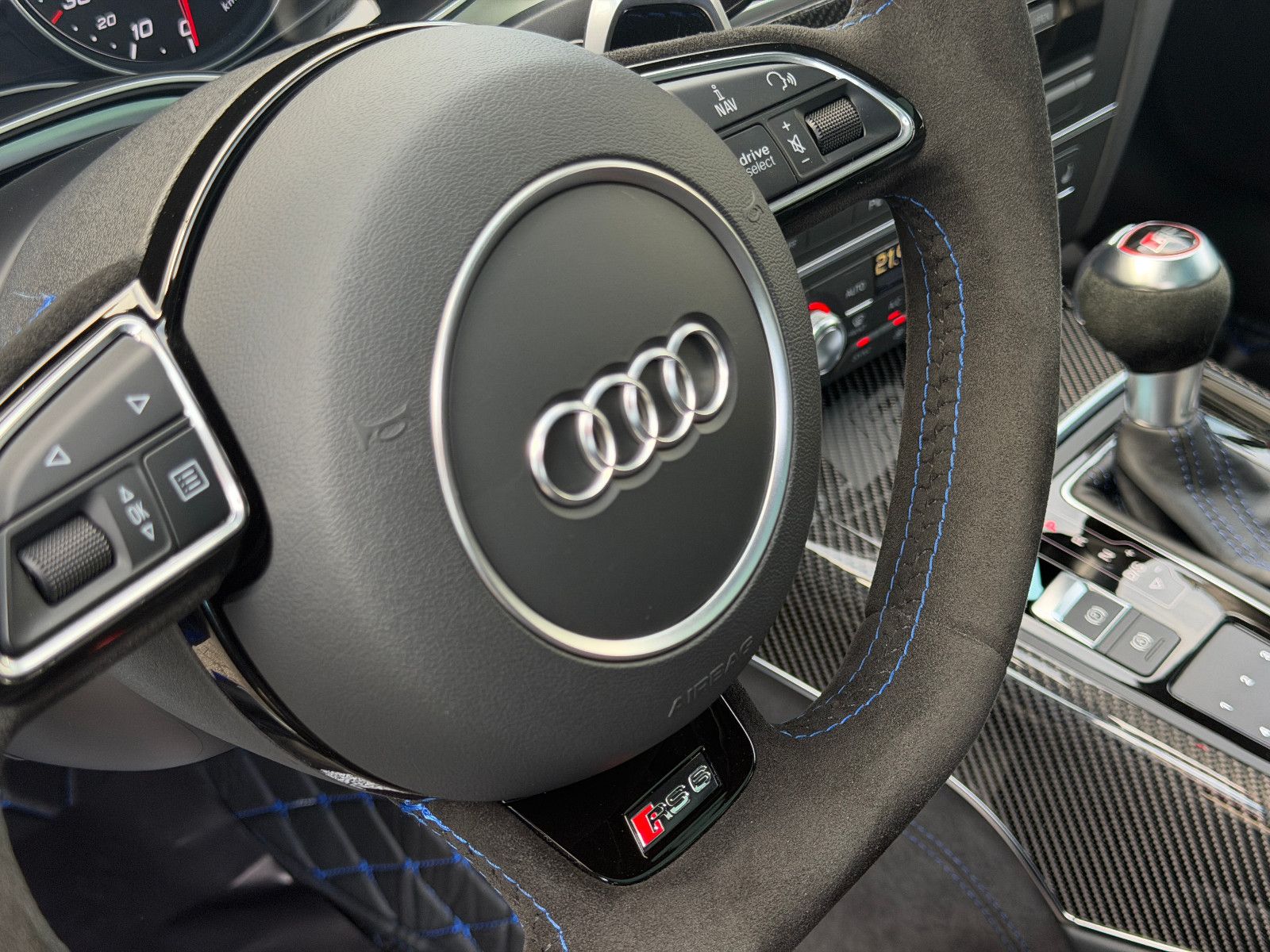 Fahrzeugabbildung Audi RS 6 Avant 4.0 TFSI/ performance/NOGARO- 1-150