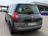 Renault Scenic Authentique 1.6 16V Authentique - Renault Scenic Authentique mit Benzin-Antrieb