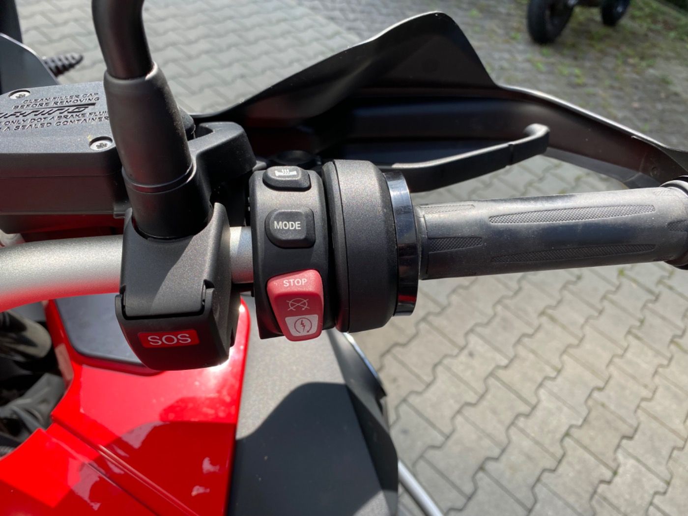 Fahrzeugabbildung BMW R 1200 GS Adventure 3 Pakete Connectivity Seiten