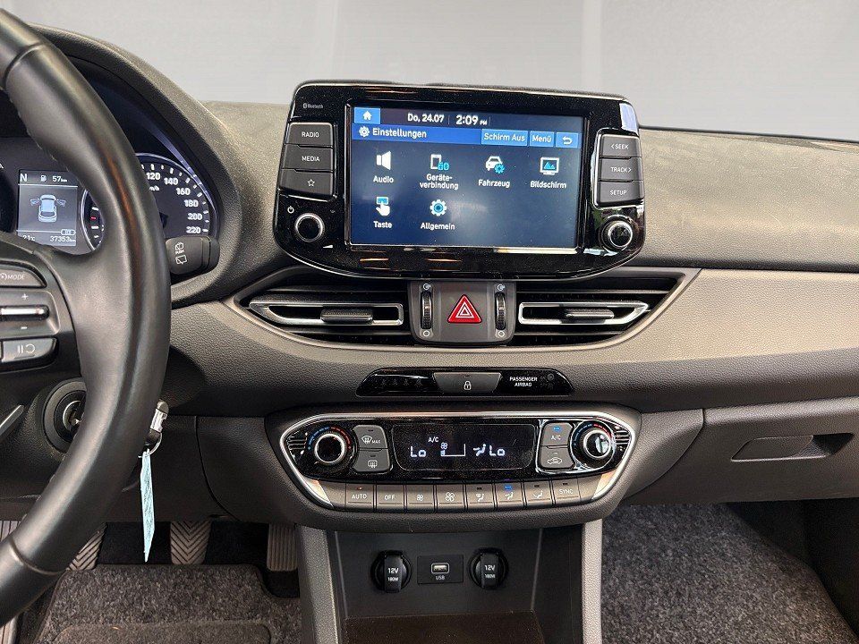 Fahrzeugabbildung Hyundai i30 1.5T 160PS 48V Edition 30