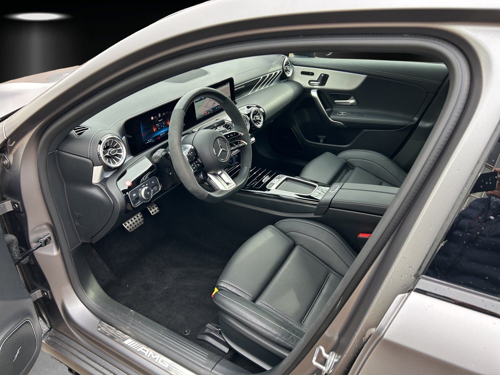 Fahrzeugabbildung Mercedes-Benz A35AMG Premium+ AERO Perf.Sitze DISTRO Burm MLED