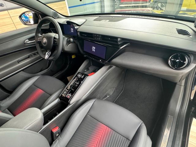 ALFA ROMEO Junior Ibrida 1.2 VGT 48V-Hybrid 100 kW Speciale