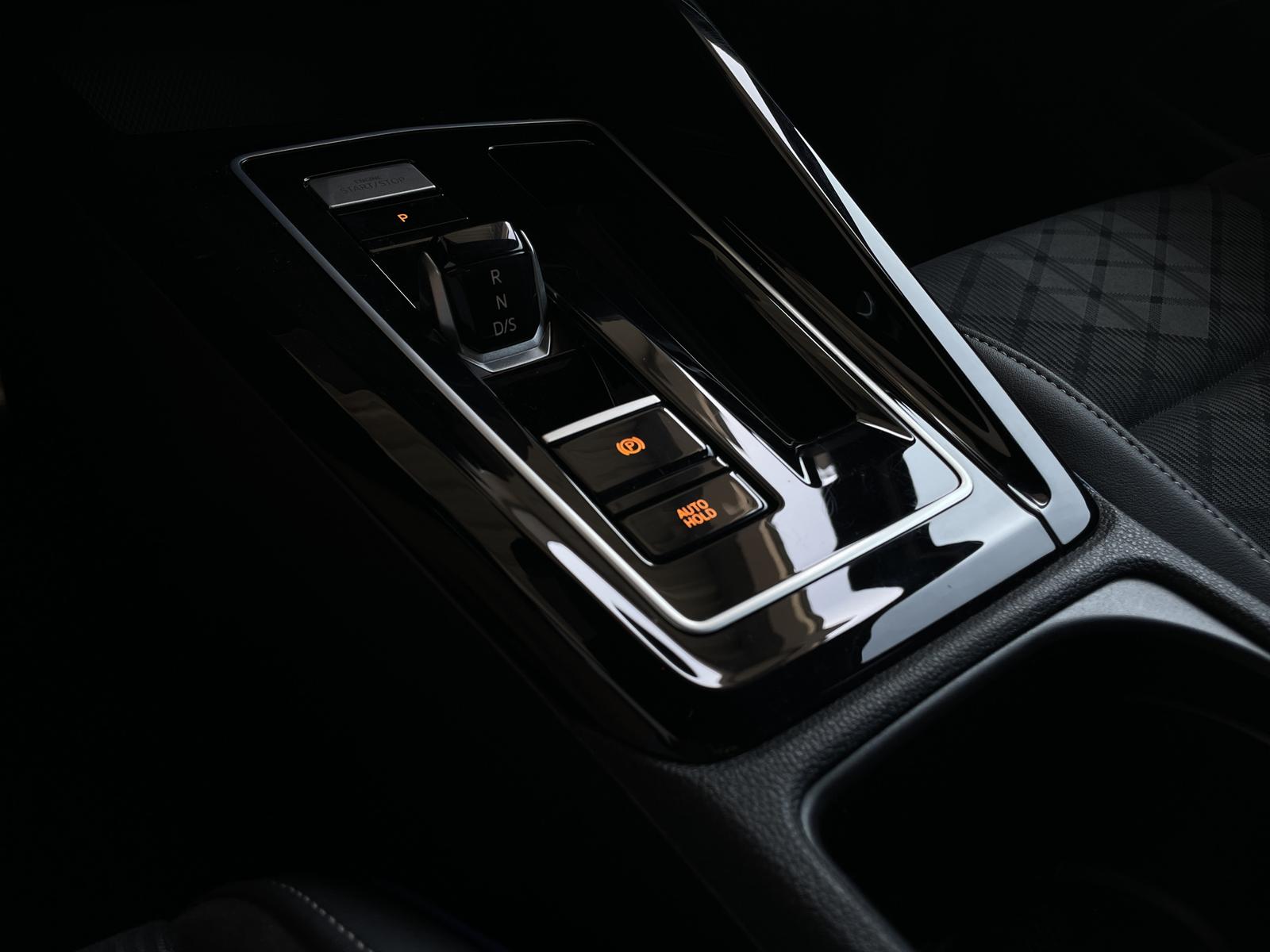 Volkswagen Golf VIII*1.5 eTSI/110KW*R-LINE*ACC*R.KAM*LED*1H, миниатюра 25