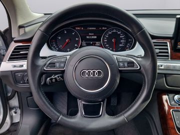 Audi A8 - 10
