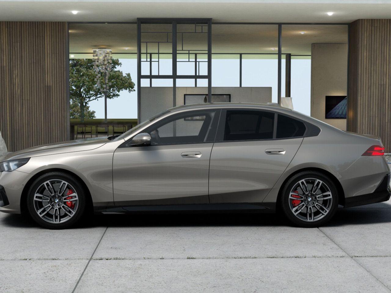BMW 520i Lim M Sport PRO IcGlow adLED DA Kamera H/K