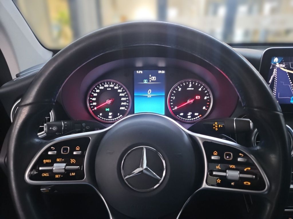 Fahrzeugabbildung Mercedes-Benz GLC 200 d 4M Pano MBUX LED