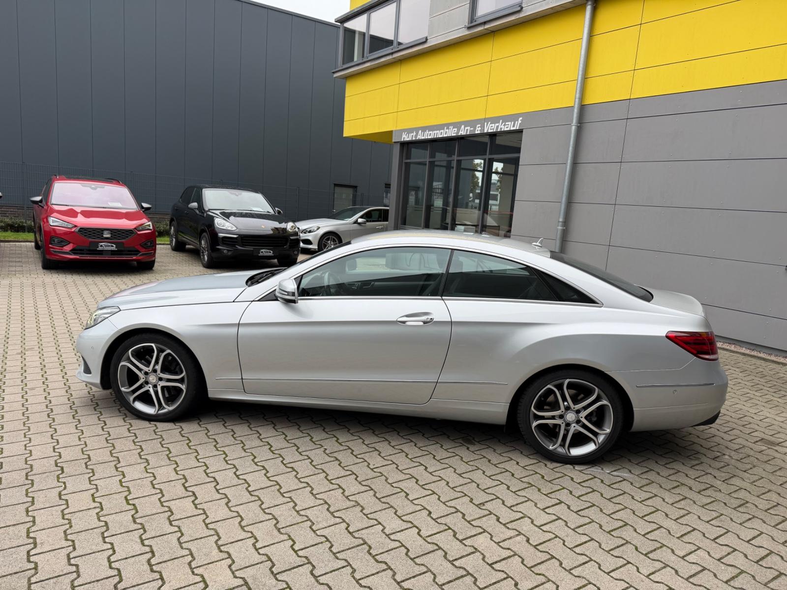 Mercedes-Benz E 200 E Coupe/LEDER/LED/KAMERA/2.HAND/TEMPOMAT
