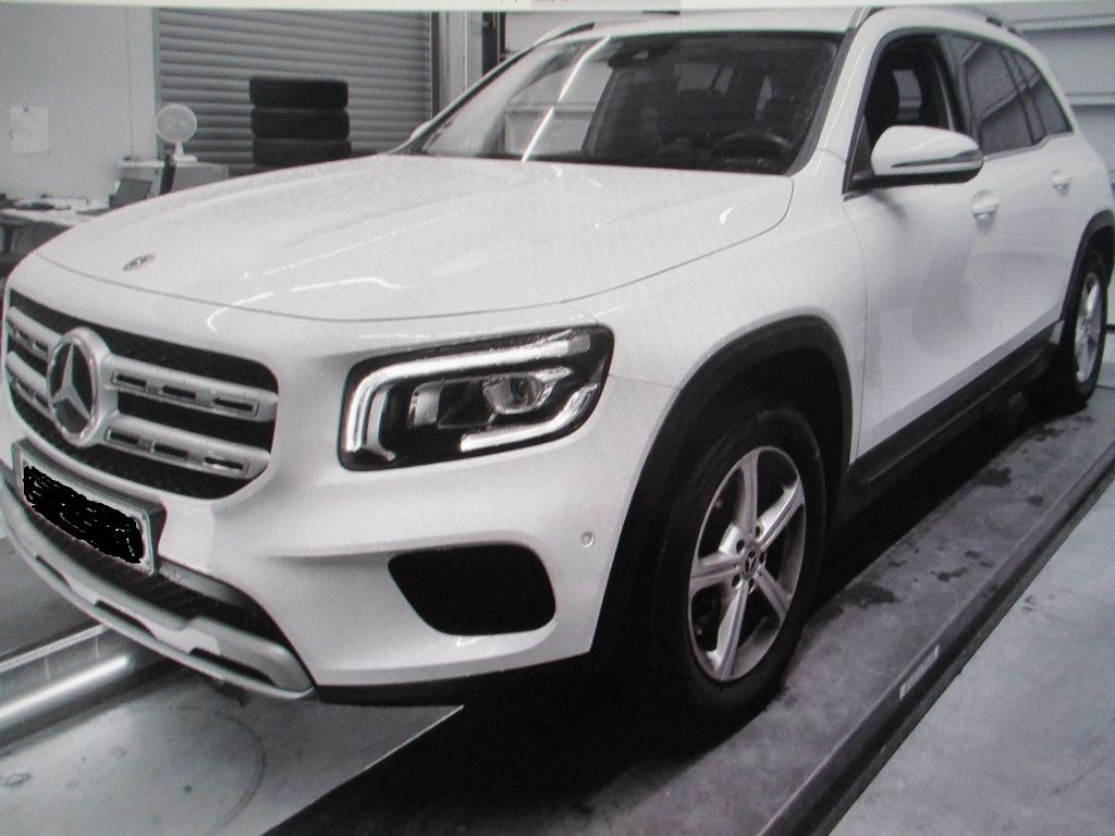Image of Mercedes-Benz GLB 200
