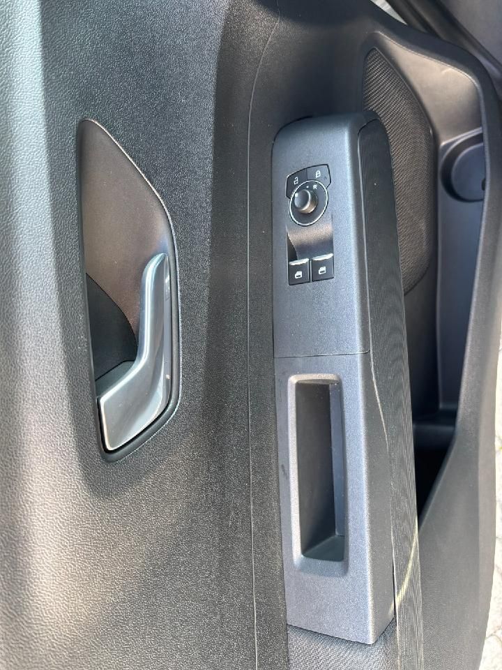 Fahrzeugabbildung Ford Tourneo Courier Trend