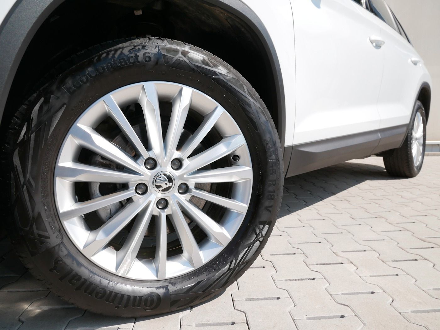Fahrzeugabbildung SKODA Kodiaq 1.5 Ambition DSG 7-Sitze Kamera ACC MATRI