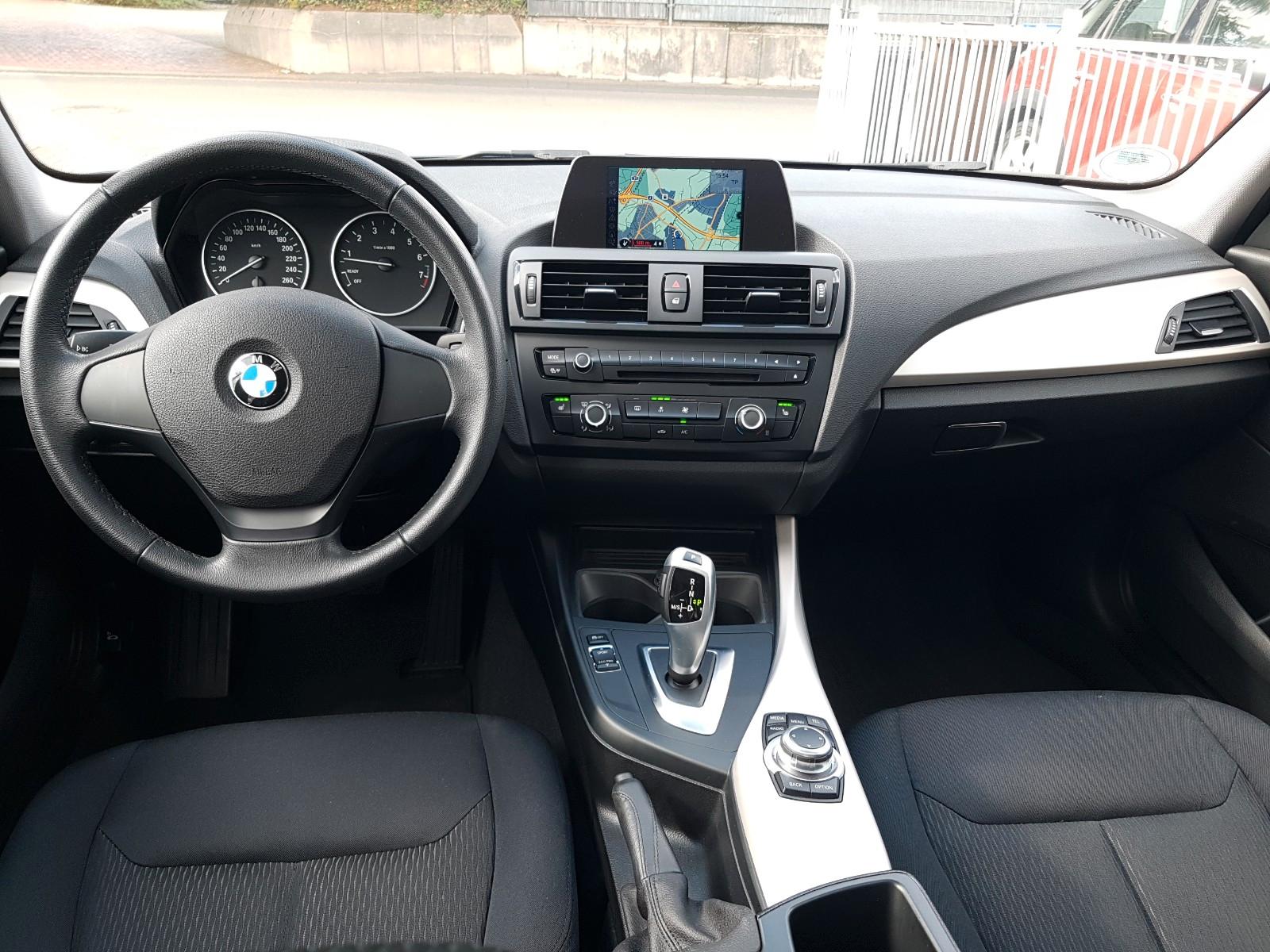 BMW 116i Automatik 1.Hand eGlasdach Navi Sitzheizg.