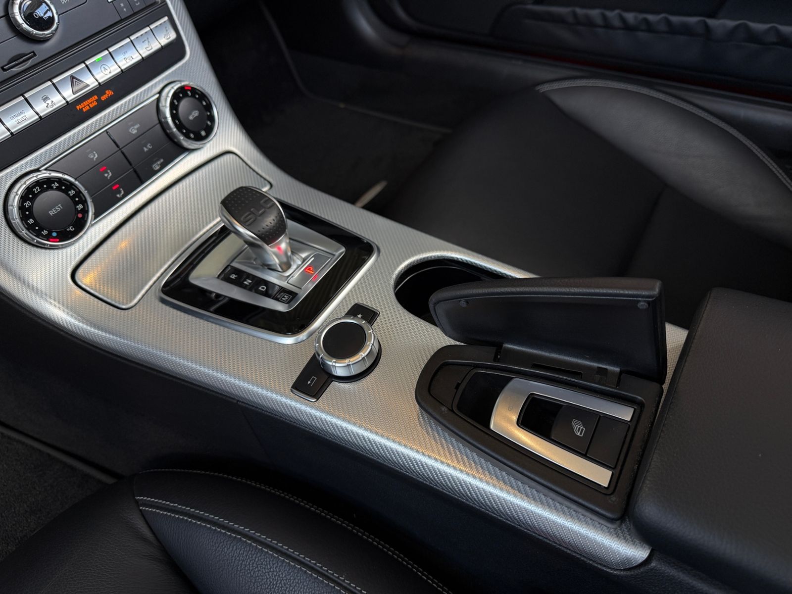 Fahrzeugabbildung Mercedes-Benz SLC 300 AIRSCARF LED NAVI SHZ