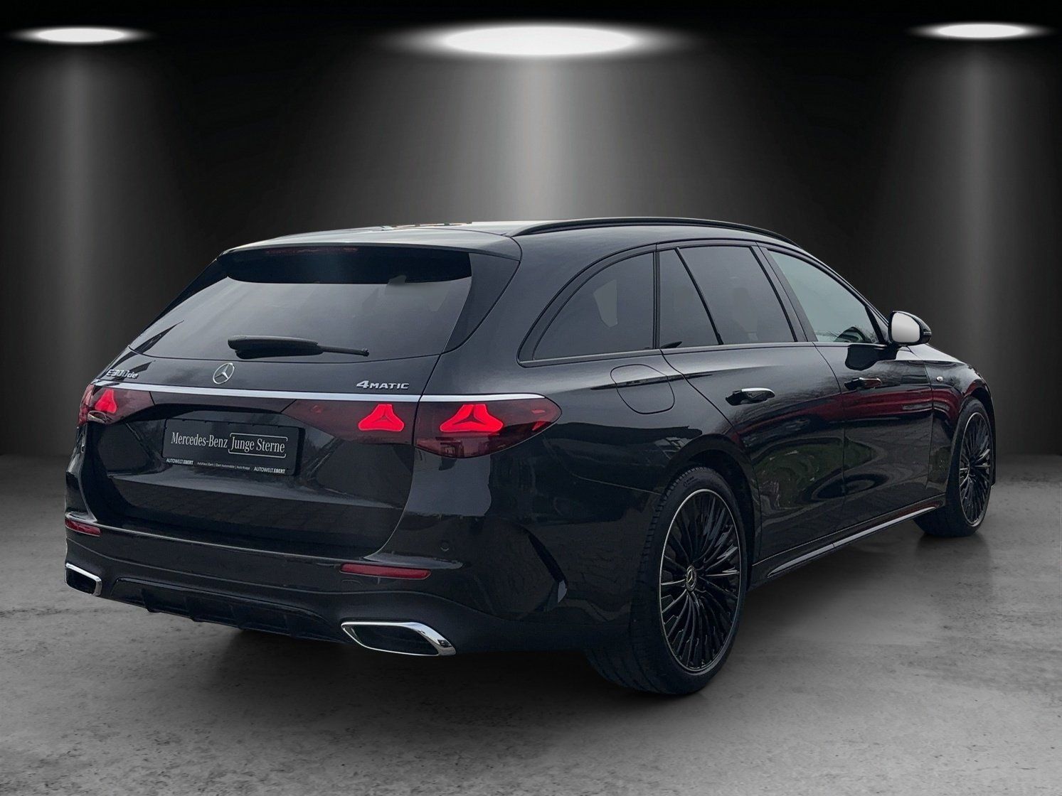 Fahrzeugabbildung Mercedes-Benz E300de 4M T AMG Prem+ AIRMATIC Hyper AHK Fahrasi