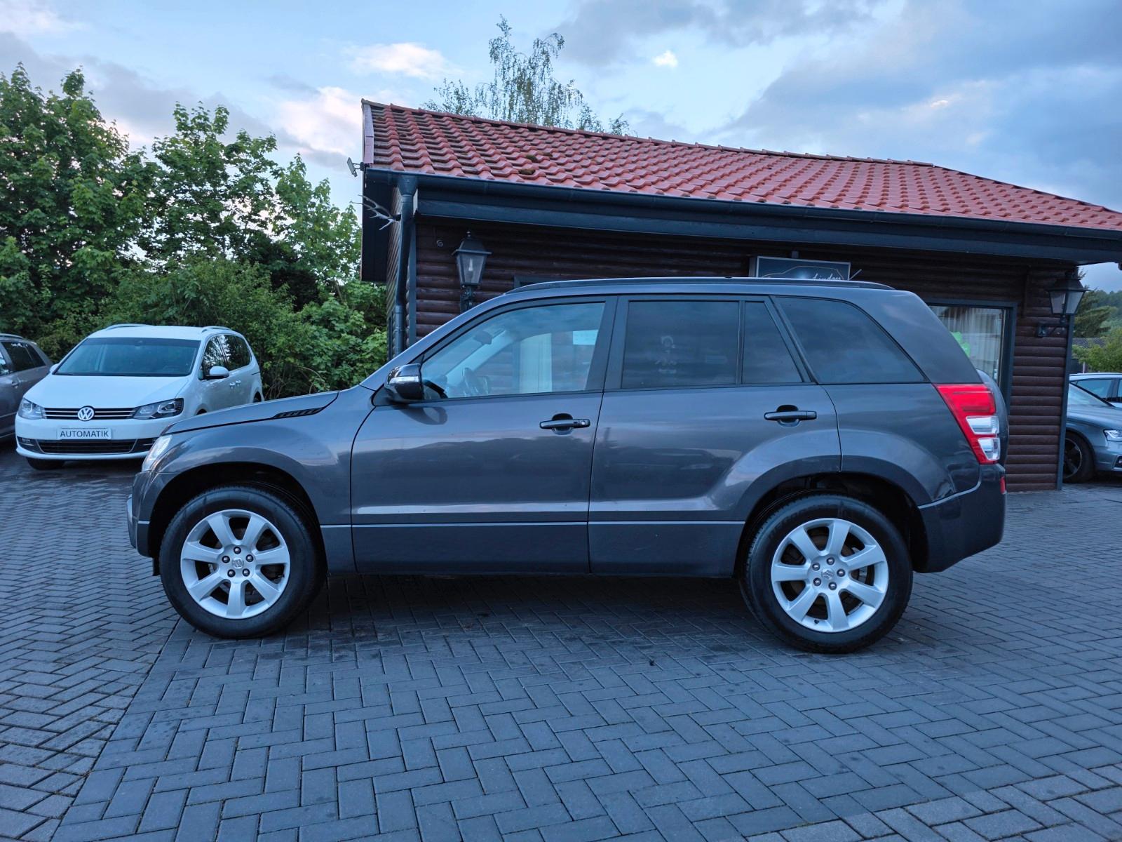 Suzuki Grand Vitara 2.4 VVT 169 ch 4x4 Club • Boîte auto • 5 portes • GPS • Attelage