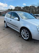 Volkswagen Golf 1.6 - Volkswagen Golf aus 2004: 1.6