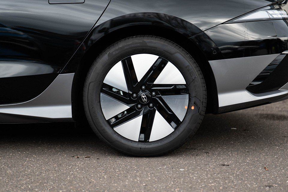 Fahrzeugabbildung Hyundai IONIQ 6 53kWh TECHNIQ Park BOSE Sitz