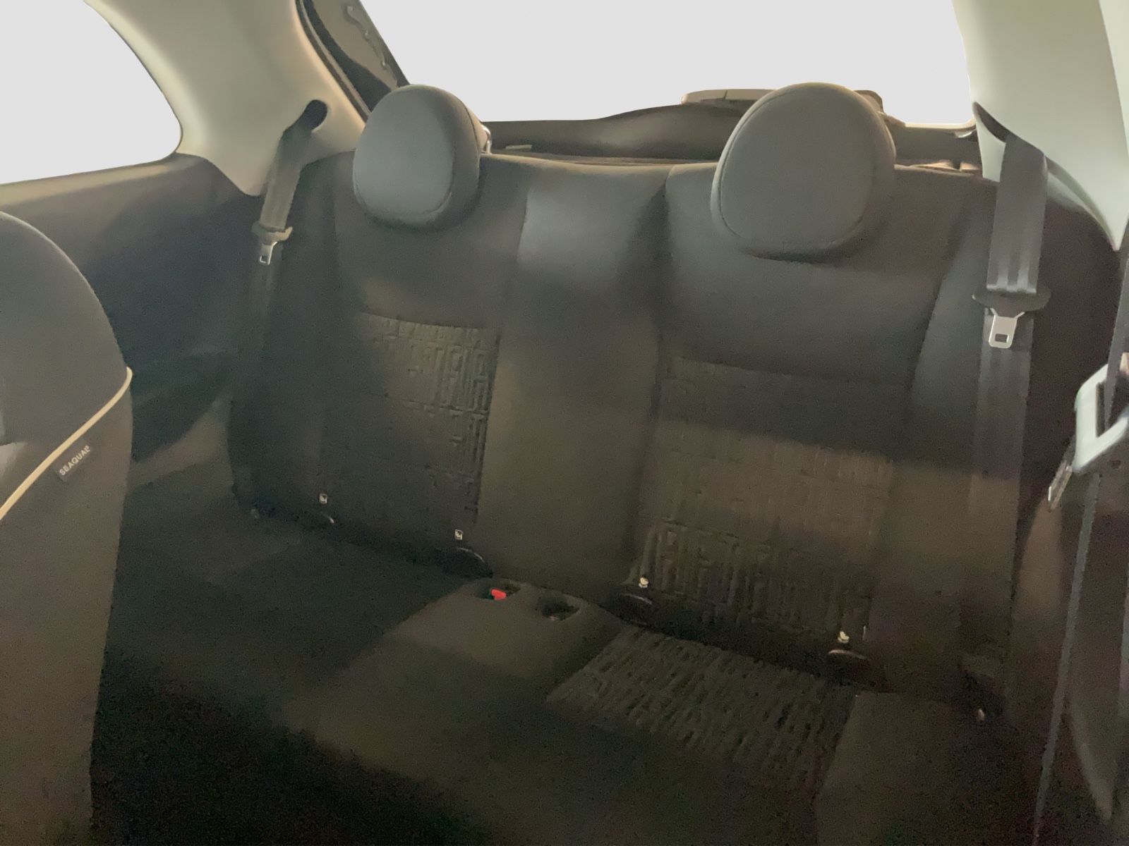 Fahrzeugabbildung Fiat 500e + Radio- & Winterpaket