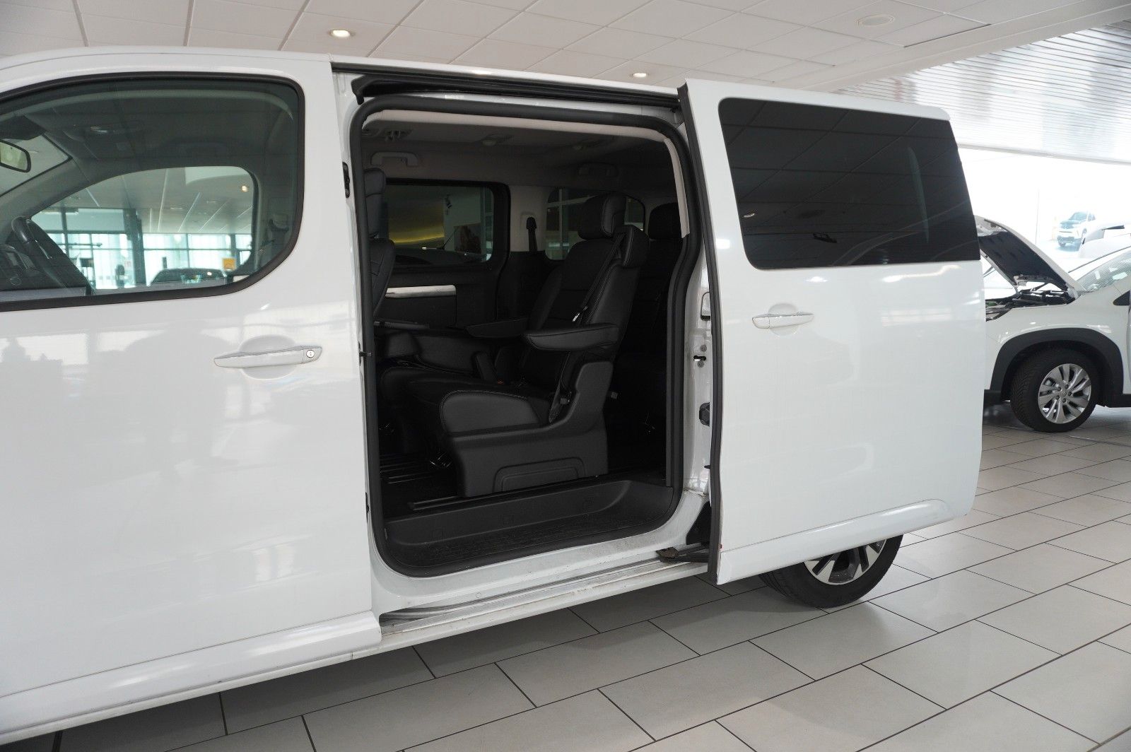 Fahrzeugabbildung Opel Zafira Life Tourer 2.0D "M" NAVI/LED/KAMERA/SHZ