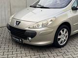 Peugeot 307 2.0 Automatik Epok/Teilleder/Navi/SHZ/LM M+S - Peugeot 307: mit Navigationssystem