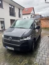 Volkswagen T6 Caravelle - graue Volkswagen T6 Caravelle
