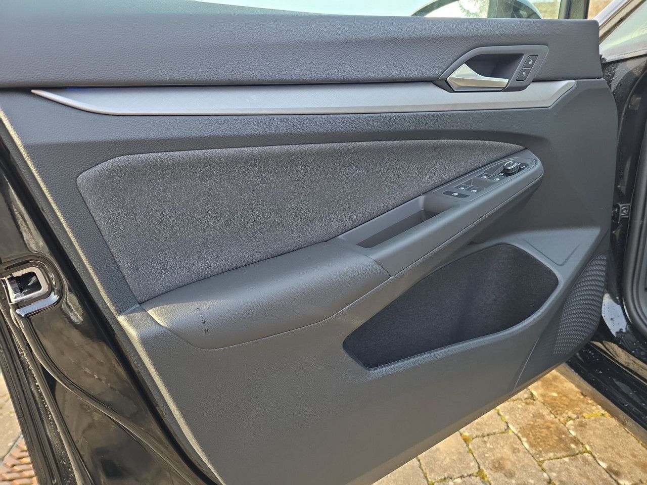 Fahrzeugabbildung Volkswagen Golf Life 1.5 l TSI OPF 85 kW (116 PS) 6-Gang
