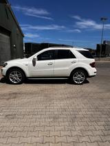 Mercedes-Benz ML 300 CDI 4MATIC BlueEFFICIENCY - Grand Edition - Mercedes-Benz Ml grand edition