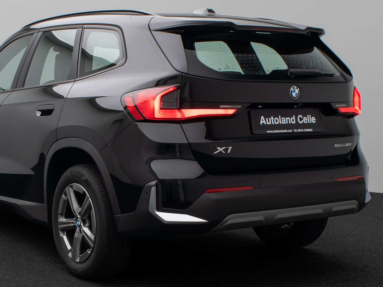 Fahrzeugabbildung BMW X1 sD18i Panorama Kamera DAB H/K Komfort Sport