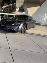 Porsche Taycan Turbo S  - Porsche Taycan in Stuttgart