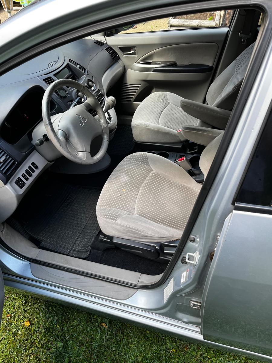 Mitsubishi Grandis 2005 — photo 8