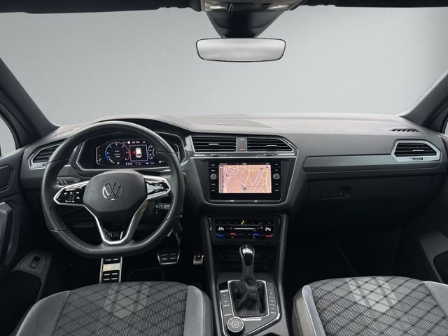 Tiguan 2.0 TDI DSG R-LINE ALLRAD AHK+IQ.LIGHT