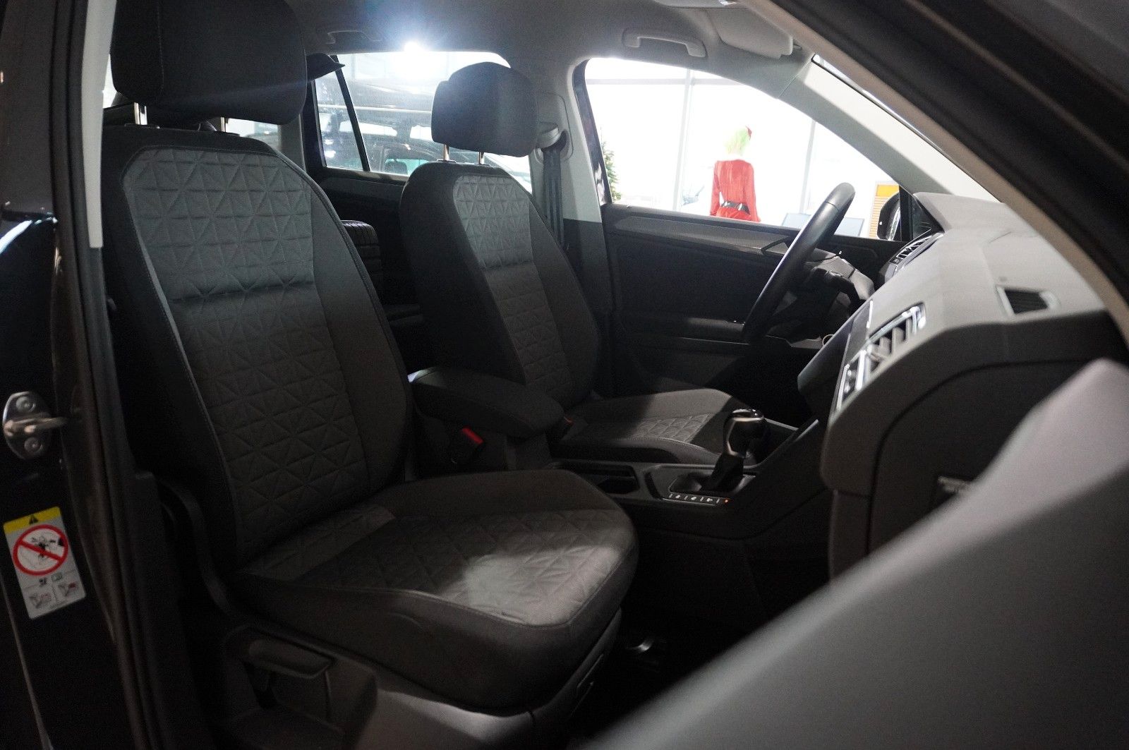 Fahrzeugabbildung Volkswagen Tiguan Life 1.4 e-HYBRID NAVI/LED/KAMERA/SH/VIRT