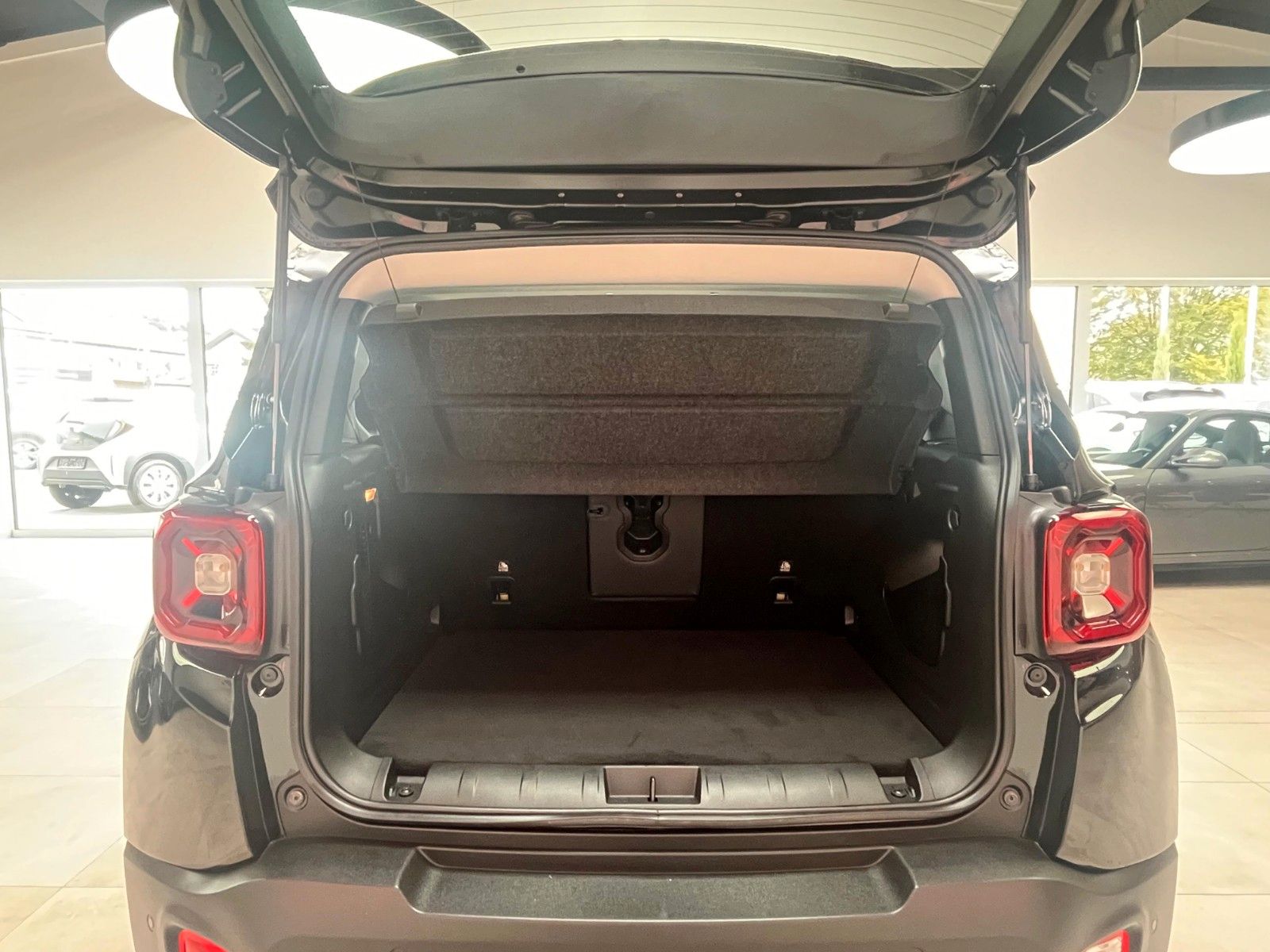 Fahrzeugabbildung Jeep Renegade 1.5 Mild-Hybrid FWD Summit*Pano*Leder