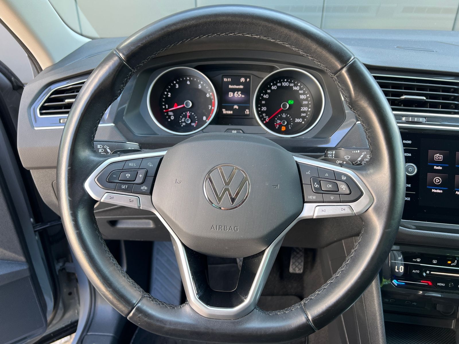 Fahrzeugabbildung Volkswagen Tiguan LIFE 1.5 TSI DSG *LED, ACC, Kamera,17"-LM