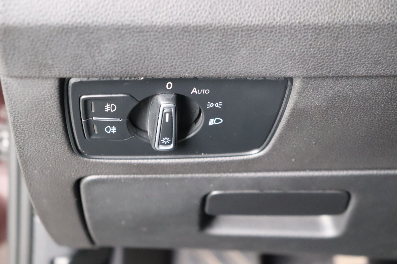 Fahrzeugabbildung Volkswagen Passat 4MOTION * Navi * LED * Massage