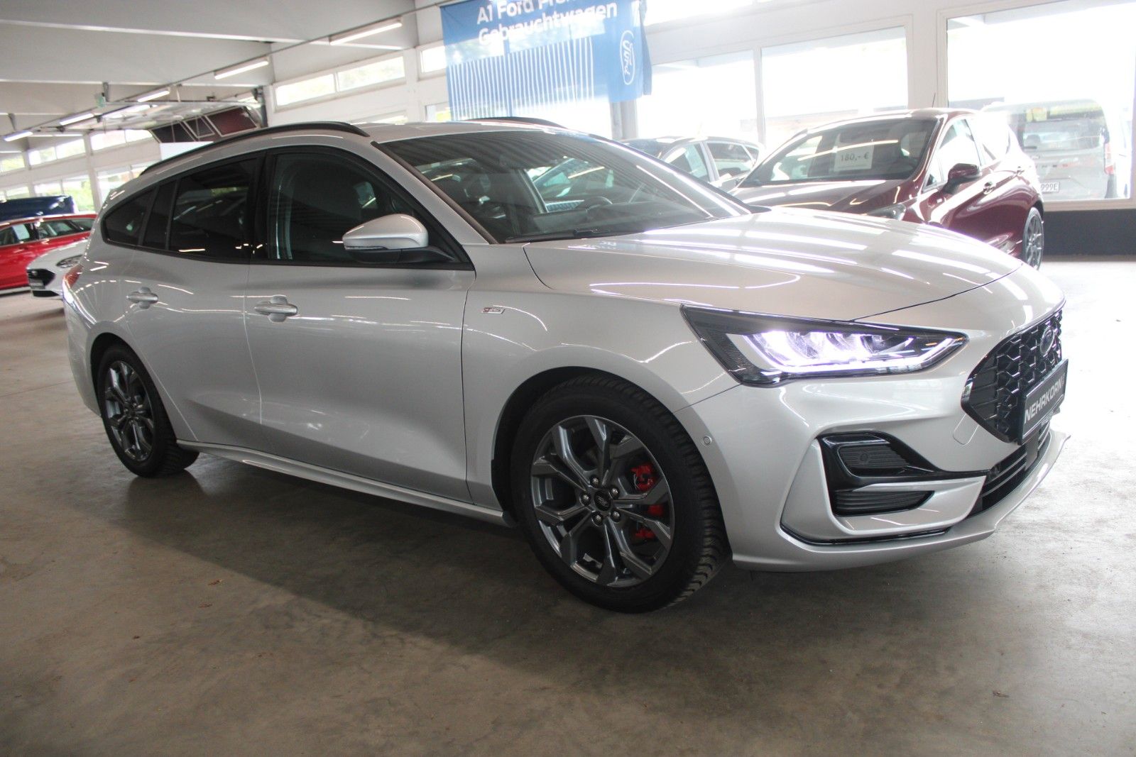 Fahrzeugabbildung Ford Focus ST-Line X Aut. LED ACC HUD WinterP el.Heck