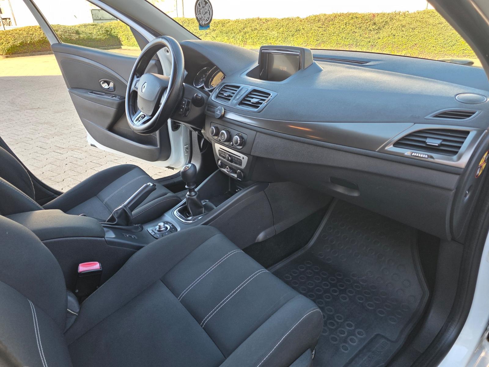 Renault Megane 2014 — photo 14