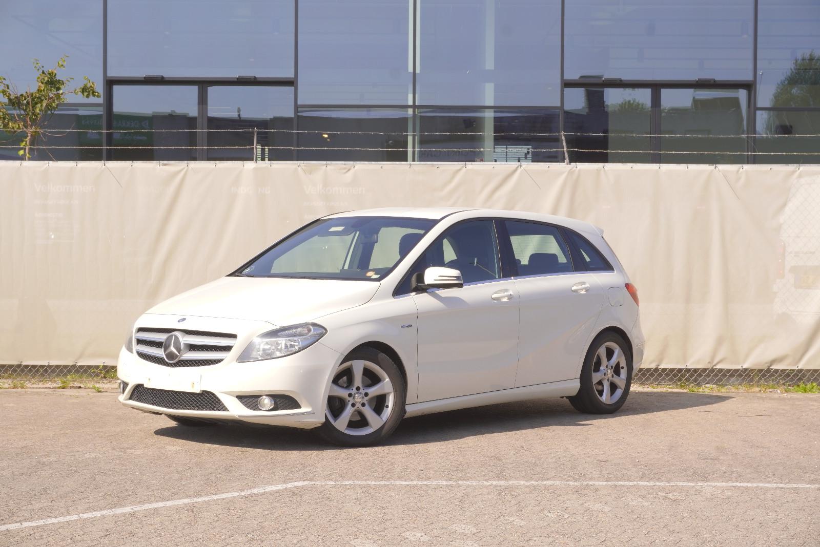 Mercedes-Benz B 200 I - MANUAL - LEATHER