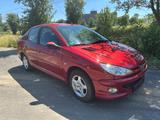 Peugeot 206  SEDAN/KLIMAUTOM./ALUFELGEN - Peugeot 206: Rot